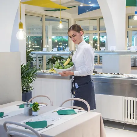 Slovenska Plaza Lux Hotel 4*