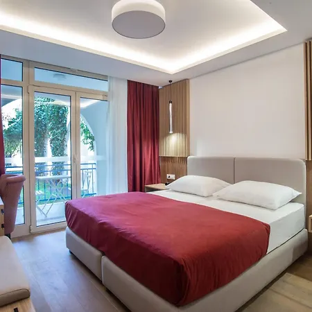 Slovenska Plaza Lux 4* Budva
