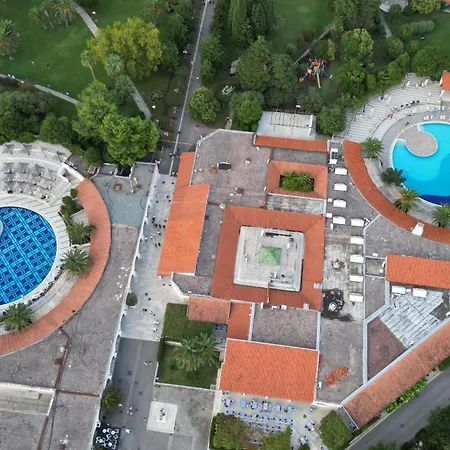 Slovenska Plaza 4* בודווה