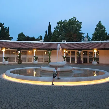 Slovenska Plaza Hotel 4*